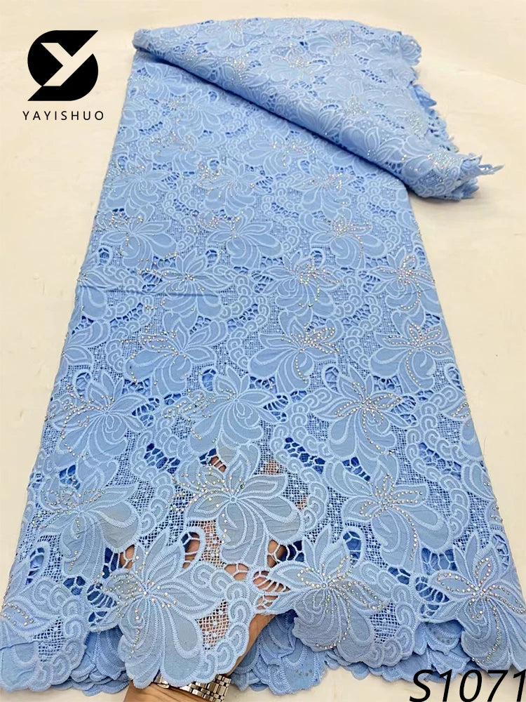 tissu dentelle bleu clair rose fleurs motifs floraux élégant dorées occasion partie