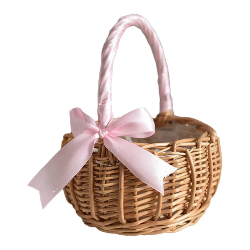 panier osier tressé marron clair poignée ruban blanc fleurs artificielles utilisation multiple respectueux environnement