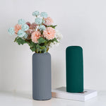 vases décoratifs modernes plastique blanc noir gris vert rayures verticales fleurs maison mariage