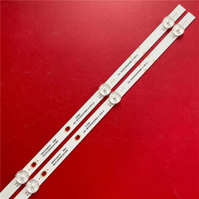 barres lumineuses led blanc argentées industriel lisses fixations métalliques