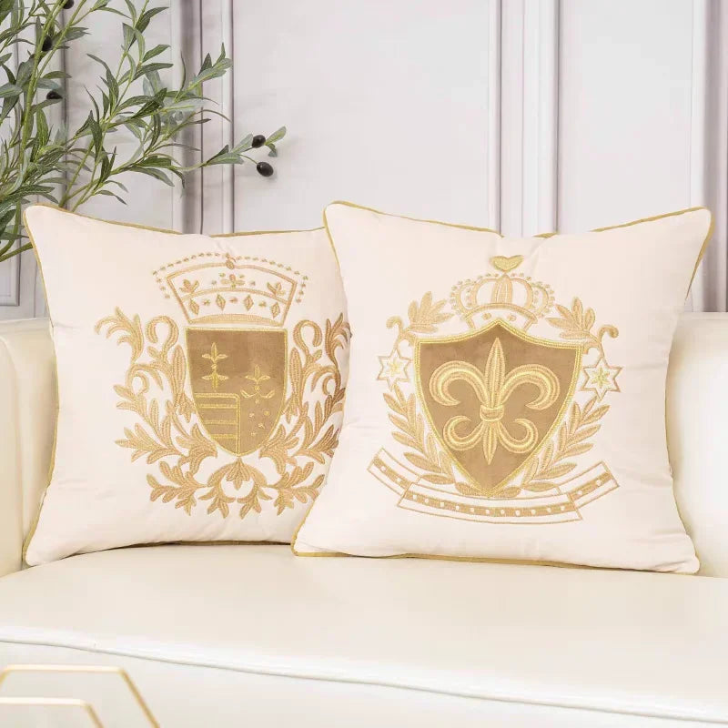 housse coussin brodée doré lys couronne élégante noir bleu marine décorative canapé sofa chambreôtel