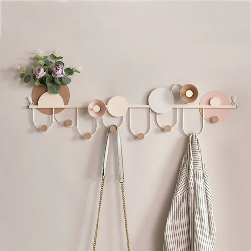 patère murale moderne multi crochet blanc rose pâle beige clair vis fixations sacs accessoires