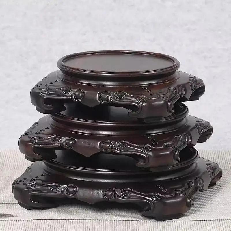 supports décoration bois sculpté artisanal traditionnel marron foncé fleurs vases bouddhas encens plantes bonsaï