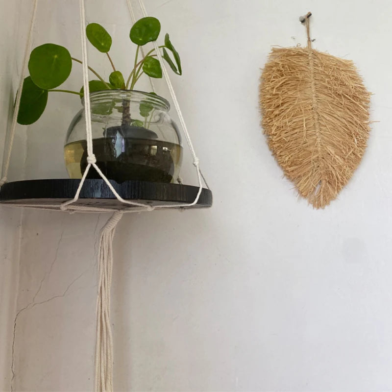 décoration murale bohème feuille textile frangée suspension plante verte pot verre macramé chambre salon