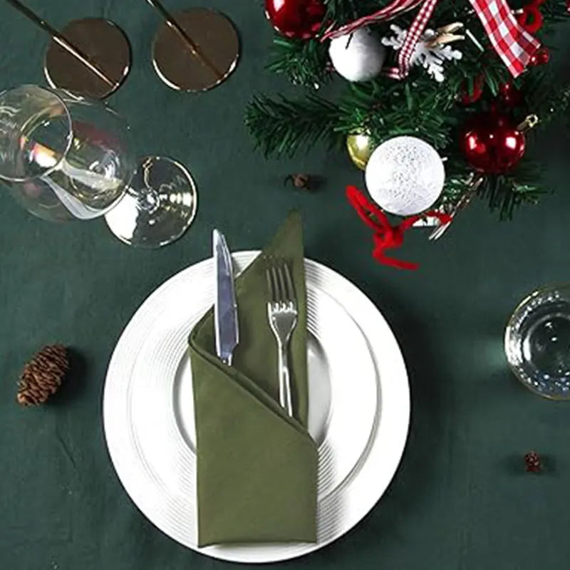 serviettes table noël vert olive blanc motifs décoratifs 40x40cm réutilisables festive