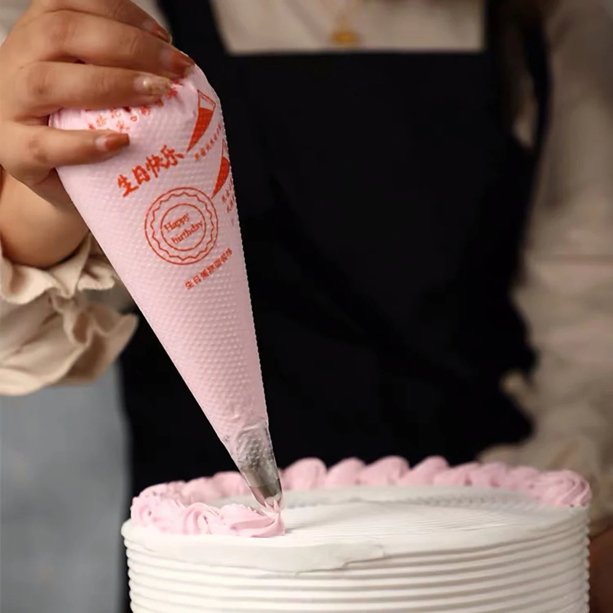 sacs pâte modeler blanc rose beige motifs célébration master pratique décoration gâteaux