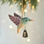 pendentif oiseau suspendu bois artisanal cloche métallique vert rose marron origami rustique