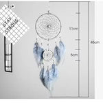 attrape rêves bleu clair gris plumes wicker boho chic chaines métalliques ornemental suspension décoration