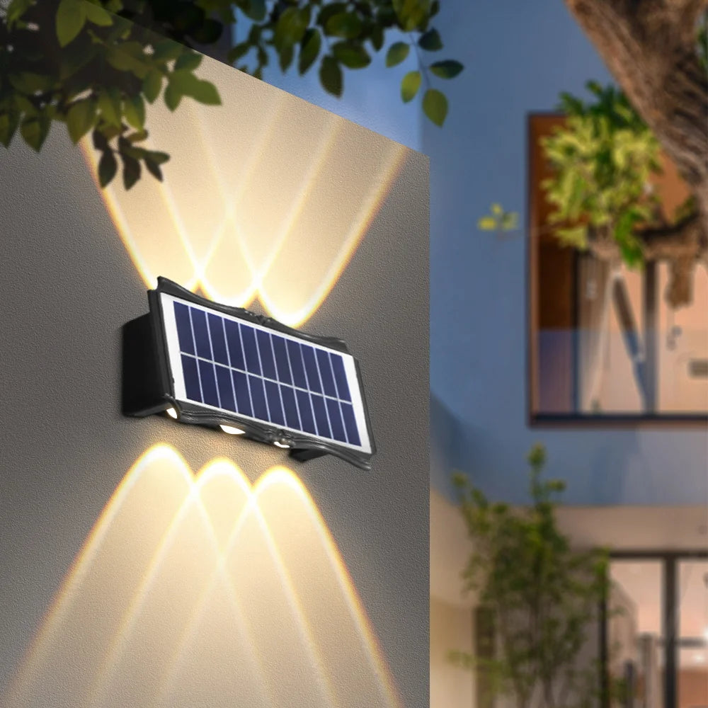 Détail de l'applique solaire murale avec panneau solaire intégré
