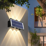 Détail de l'applique solaire murale avec panneau solaire intégré