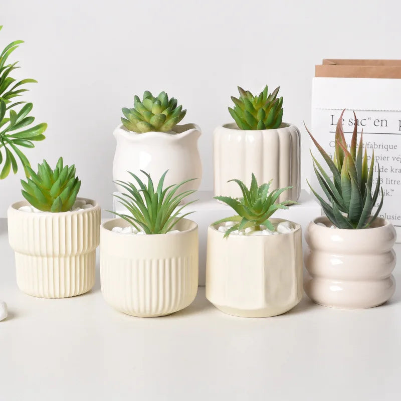 Pot plante moderne céramique beige rayures horizontales plante verte intérieure décoration maison