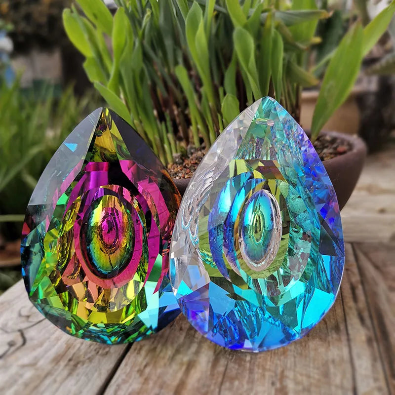 sculpture goutte cristal multicolore facettée spiralée moderne transparent pendaison décoration intérieure arc ciel