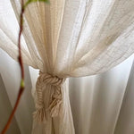 rideau tissu voile blanc cassé bohème semi transparent texture froissée fenêtre