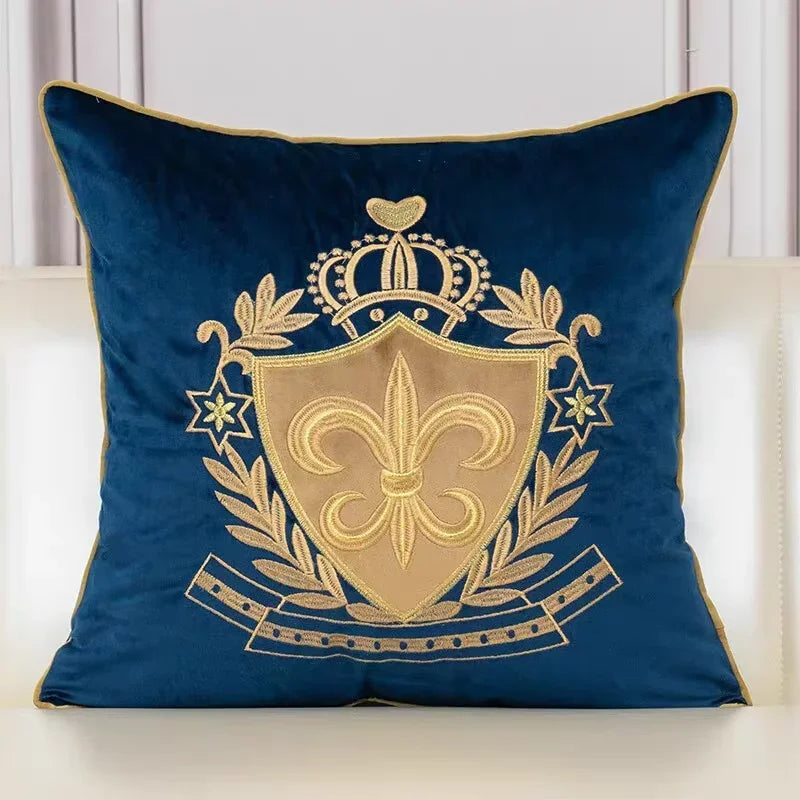 housse coussin brodée doré lys couronne élégante noir bleu marine décorative canapé sofa chambreôtel