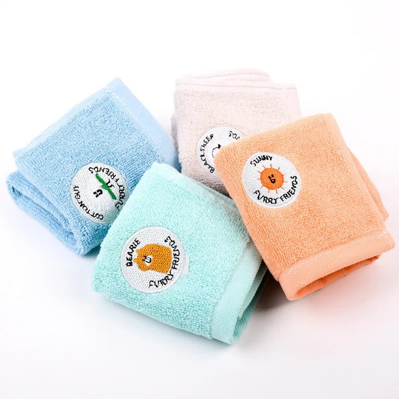serviettes coton brodées animées enfants moderne bleu orange vert clips