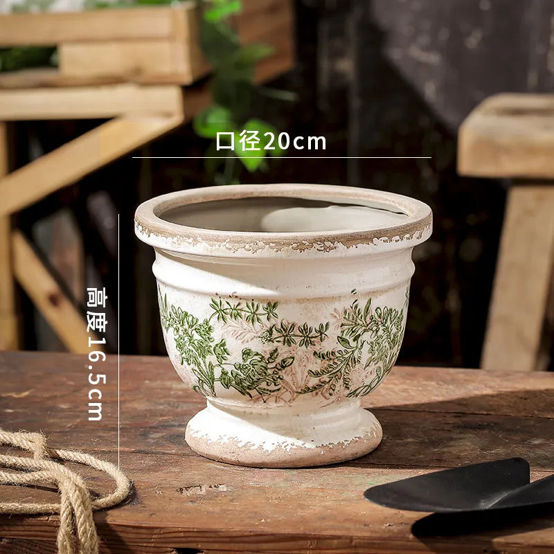pots fleurs céramique blanc rose vert fleurs roses feuilles vertes details floraux vintage romantique