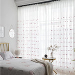 rideau tulle transparent coeurs roses moderne anneaux inclusion blanche chambre fille