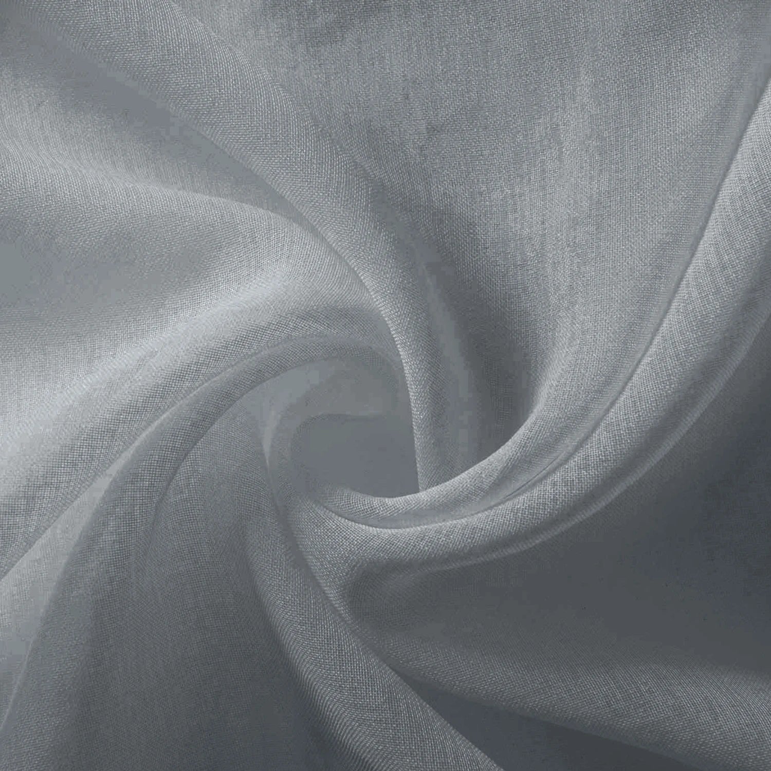Voilage élégant gris clair avec texture fine, parfait pour la décoration intérieure. Rideau fluide pour un salon moderne et lumineux. Accessoire idéal pour un style contemporain et épuré.