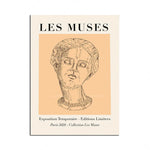 Affiche d'une exposition temporaire nommée "Les Muses" avec une illustration d'une tête sculptée en gros plan.