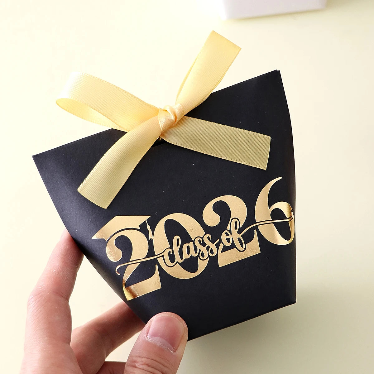 boîtes cadeau noires rouges blanches 2026 class of imprimé doré ruban classique 10 pièces