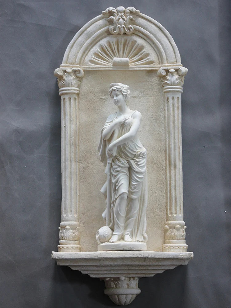 décoration murale extérieure statue classique antique grise sculptée détaillée bar patio