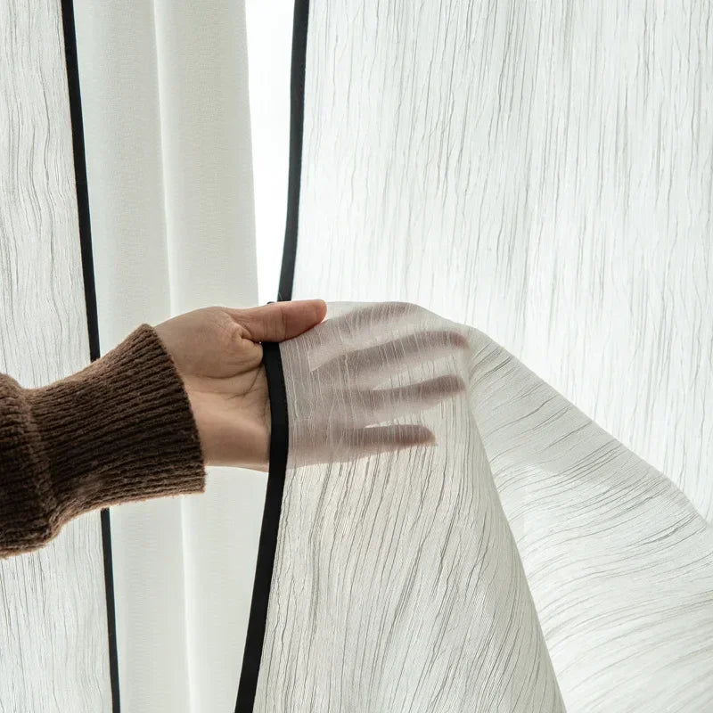 rideau voile blanc transparent moderne rayures fines ruban noir salon chambre