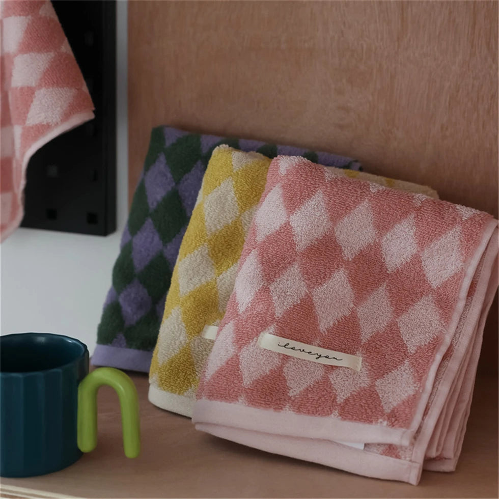 serviettes coton carreaux géométriques vert violet jaune rose rapide machine moderne