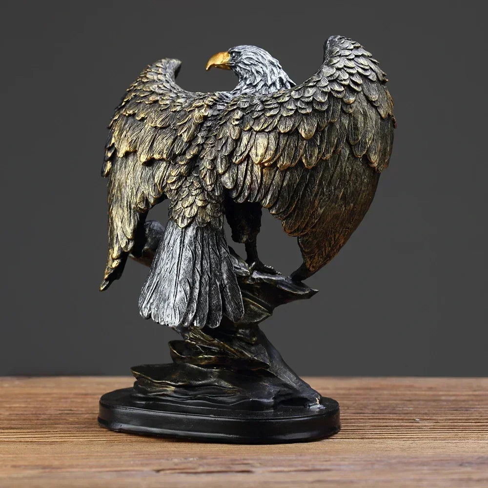 statue aigle plumes détaillées noir doré réaliste métallique intérieur décoration sophistiquée base plate