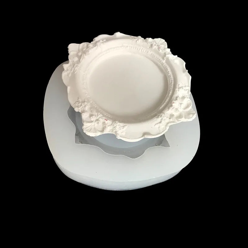 cadre décoratif baroque vert pastel bleu clair blanc ornements floraux relief réutilisable projet artisanal