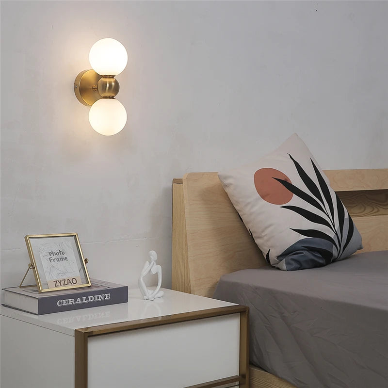 lampes murales modernes globes translucides or blanc bleu jaune gris marron minimaliste fixées mur