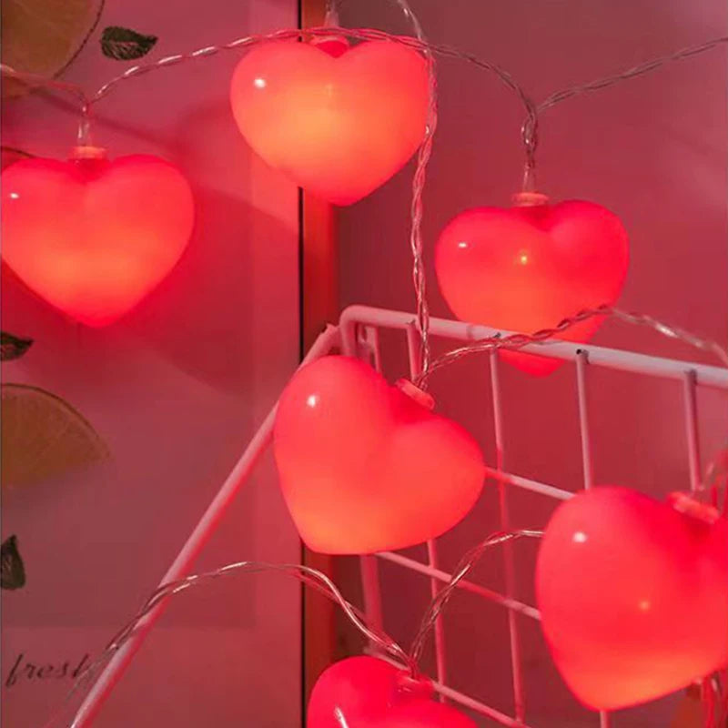 guirlande lumineuse coeurs rouges fil argenté festif romantique extérieur chambre jardin événement