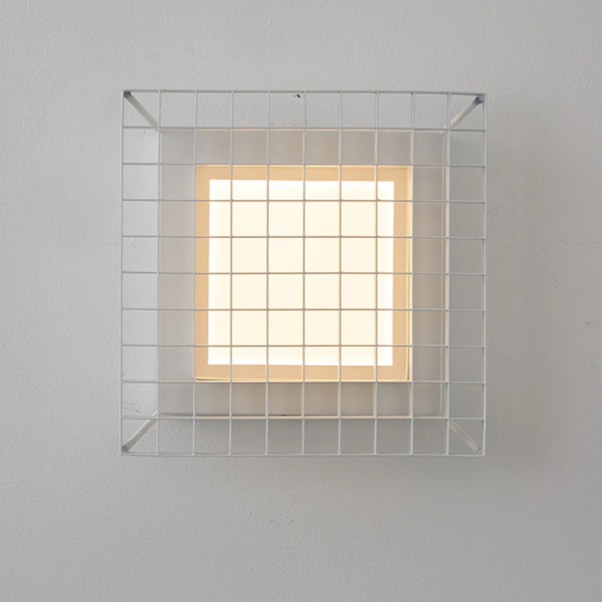 lampe murale moderne blanche grille métal éclairage quotidien cuisine salle bain