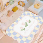 Une chambre d'enfant accueillante et chaleureuse, remplie de jouets et de coussins aux couleurs pastel.
