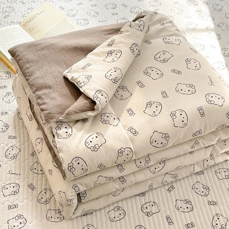 couette d'été légère enfant beige motifs fleurs feuilles coton doux décorative chambre enfant