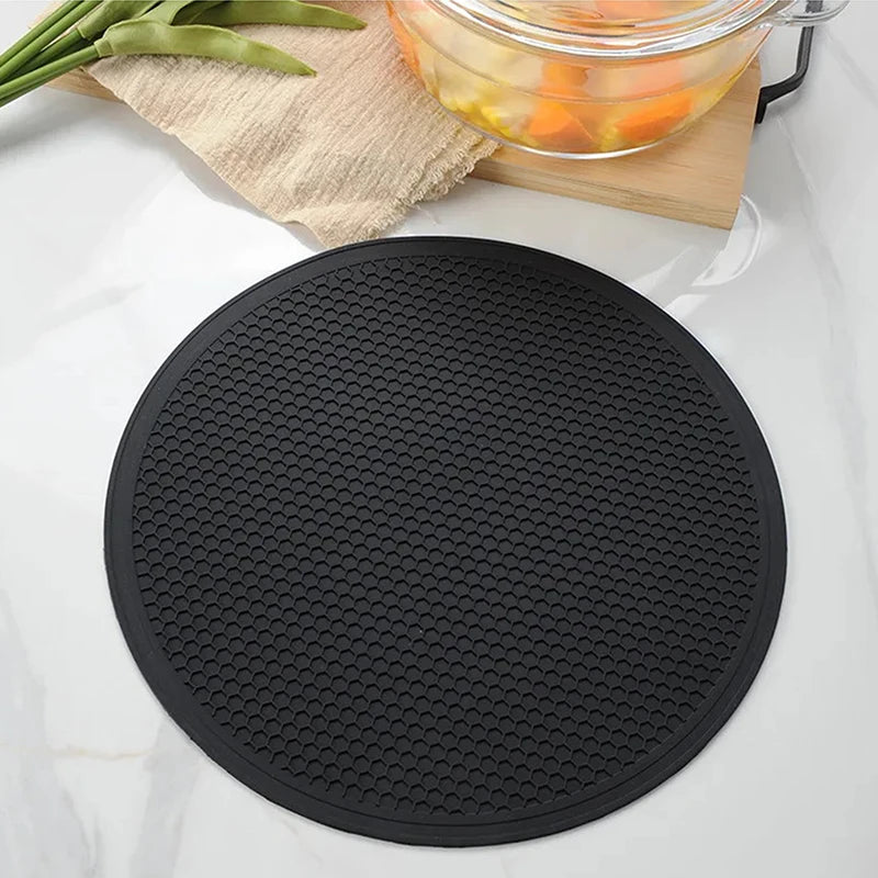 tapis silicone hexagonal moderne bleu turquoise bleu foncé gris noir opalescent cuisine minimaliste
