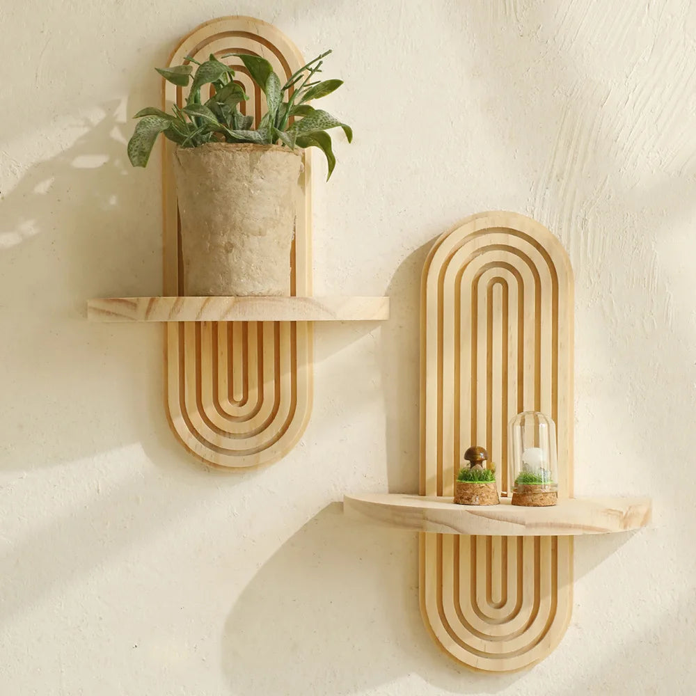 étagères murales bois naturel moderne minimaliste décoration maison plantes bougies figurines terrarium