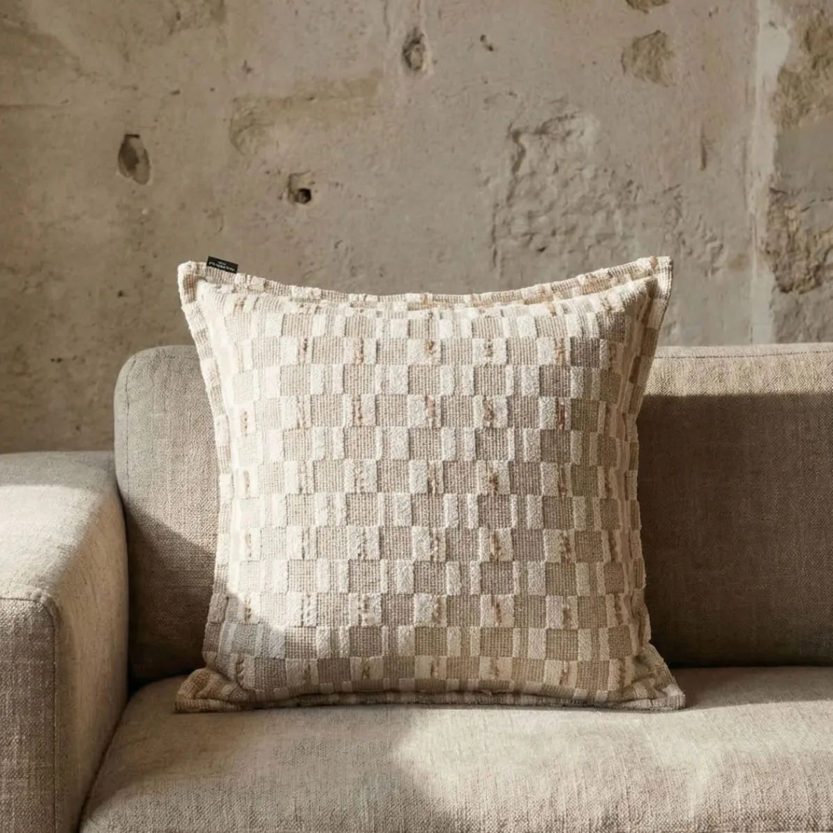 housse coussin carré rayé moderne nordique 100 polyester beige noir opacité bordure chenille 45x45cm
