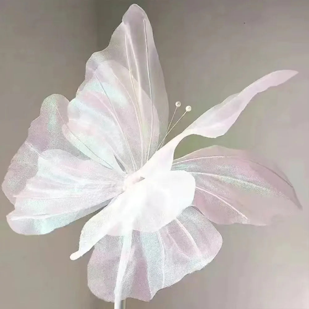 décoration intérieure moderne papillon transparent effet pailleté rose blanc rouge bleuclair