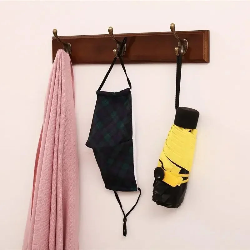 porte sacs mural bois marron classique crochets vis sacs accessoires décoration entrée couloir vintage