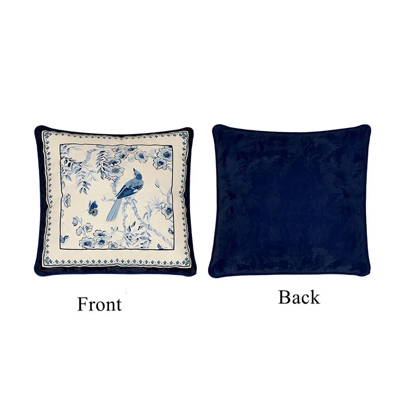housse coussin bleu blanc motif floral velours carré classique décor maison literie canapé vintage