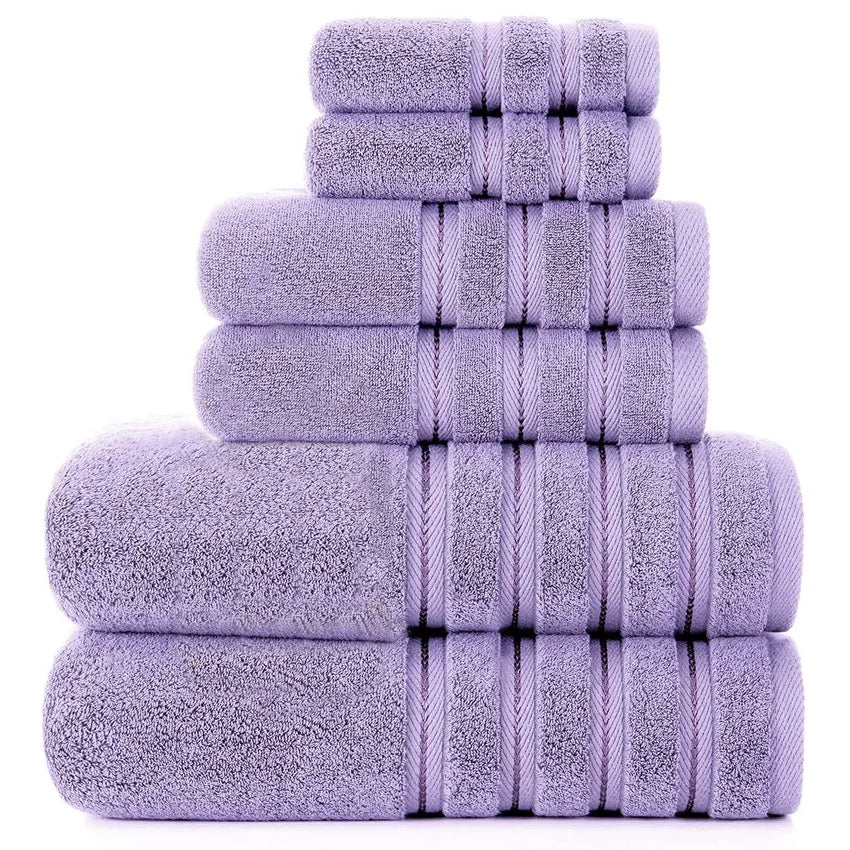 Détail du tissage jacquard épais des serviettes de bain en coton