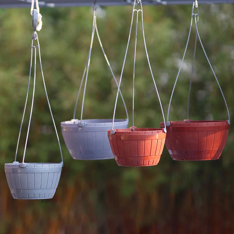 Pots suspendus fleurs plastique pp rayures bois gris marron moderne rustique okolets métalliques