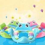assise toilette enfant grenouille rose vert bleu rayures multicolores supports blancs ludique animalier