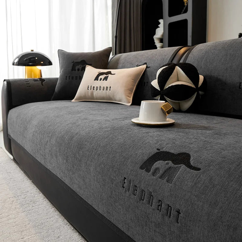 Intérieur élégant et confortable avec des coussins et des décorations à motif d'éléphants.