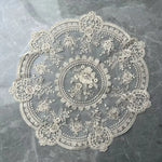 serviettes table broderie florale dentelle classique blanc beige 33cm rond polyester