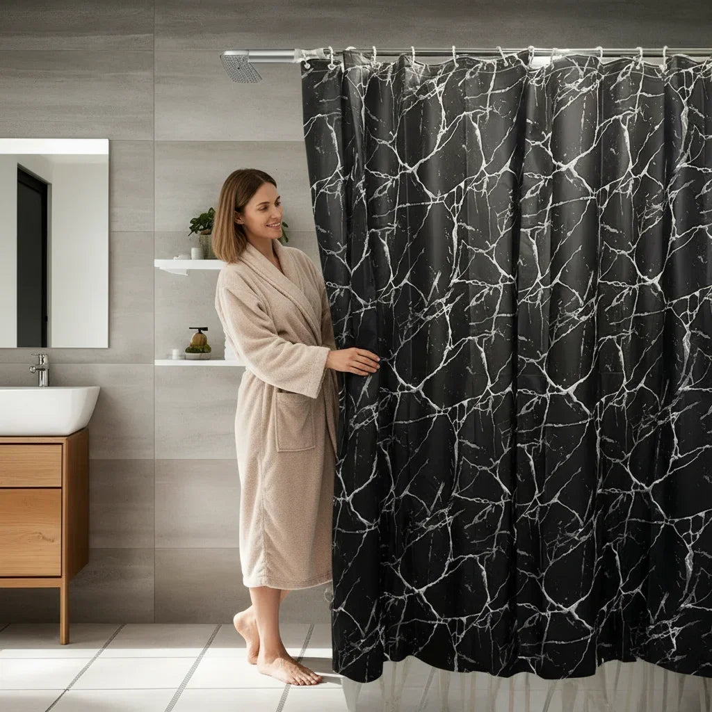 rideau douche moderne veines marbre noir opacité respectueux environnement crochets plastique