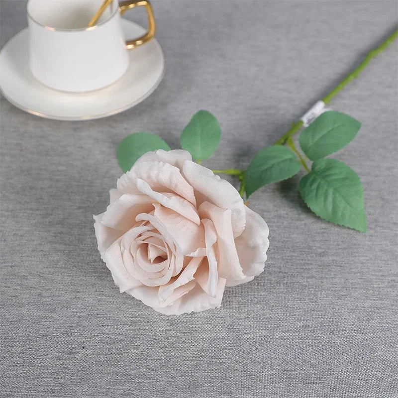 décoration intérieure bouquet roses artificielles soie classique vase couleur anniversaire mariage