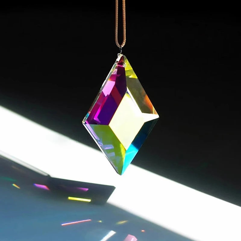 pendentif multicolore facettes géométriques transparent moderne chaîne métalliqueextérieur attrape soleil ornement décoration jardin