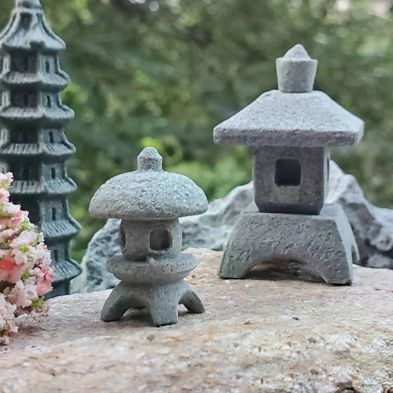 Lanternes miniatures traditionnelles gris texture granit opaques accessoire décoration intérieure maison