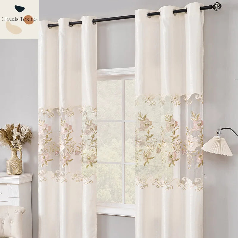 rideau blanc brodé fleur doré rose pâle classique romantique fenêtre